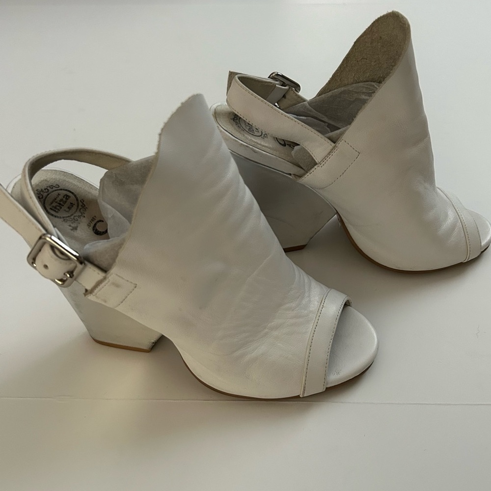 Jeffery Campbell Ebba Soft White Leather open toe Metallic Silver Wedge heel 7.5 - Picture 1 of 12